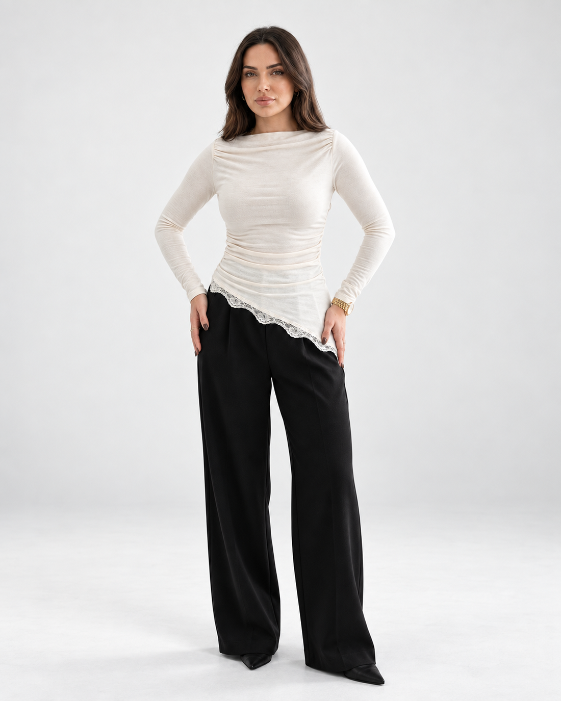 بلوزة الدانتيل